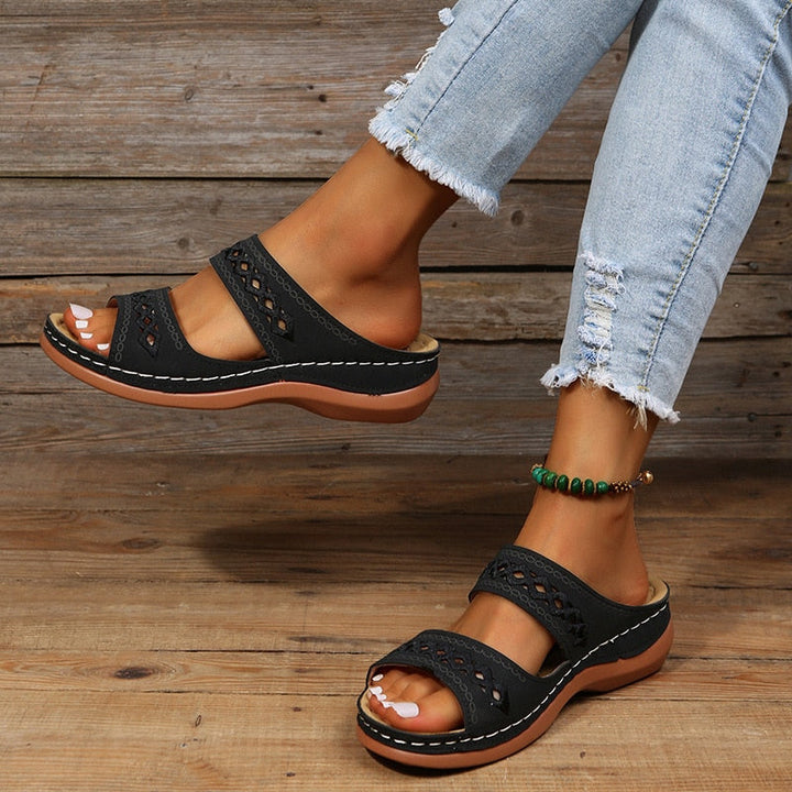 Comfortabele dames sandalen met orthopedische steun voor pijnvrij lopen. Ideaal voor zomerse dagen, modieus en ondersteunend.