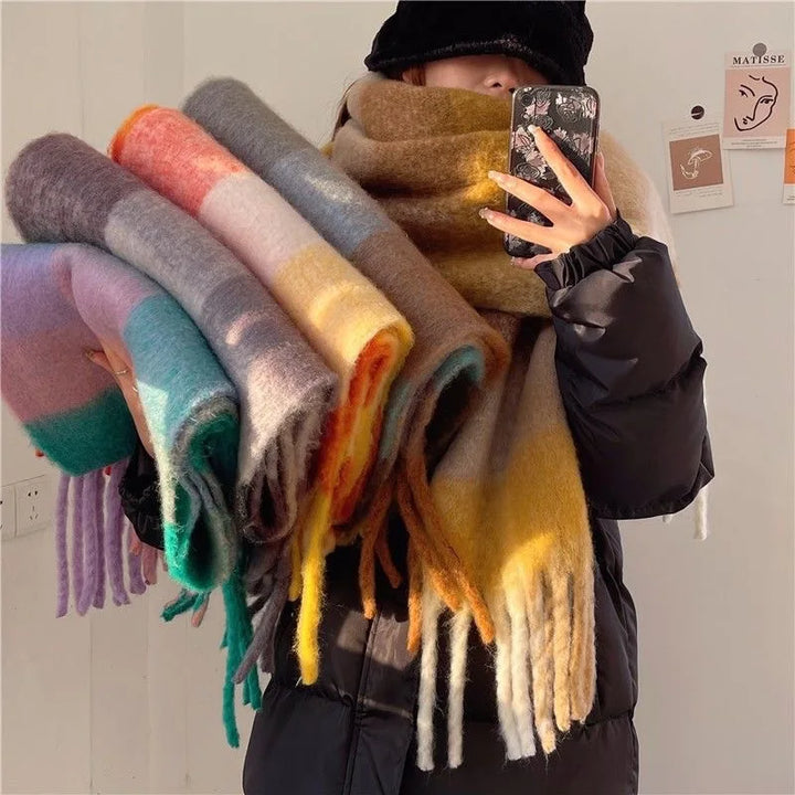 Stijlvolle wollen sjaal voor dames; dikke, warme mode accessoire in diverse kleuren.