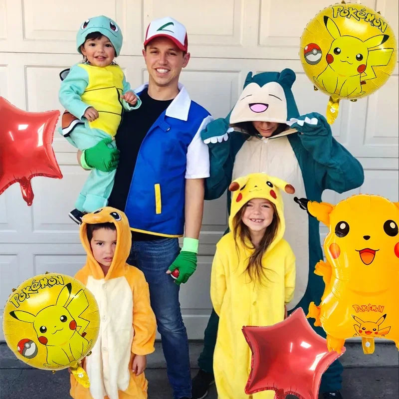 Set vrolijke Pokémon ballonnen: Pikachu, Charmander, Squirtle en Bulbasaur voor kinderfeestdecoratie.