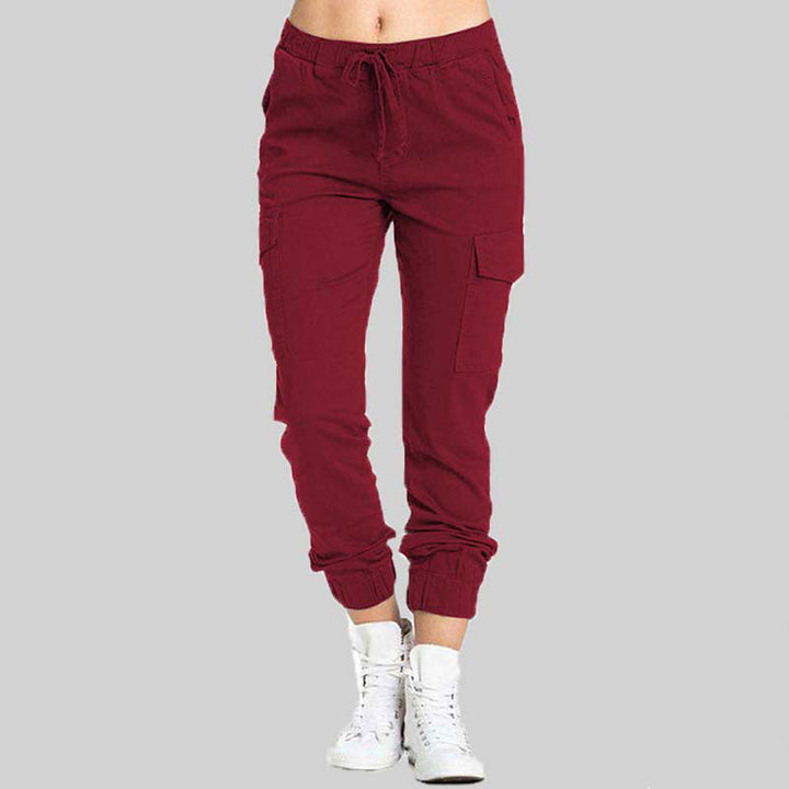 Comfortabele Nova dames cargo broek, ideaal voor een relaxte maar stijlvolle look.
