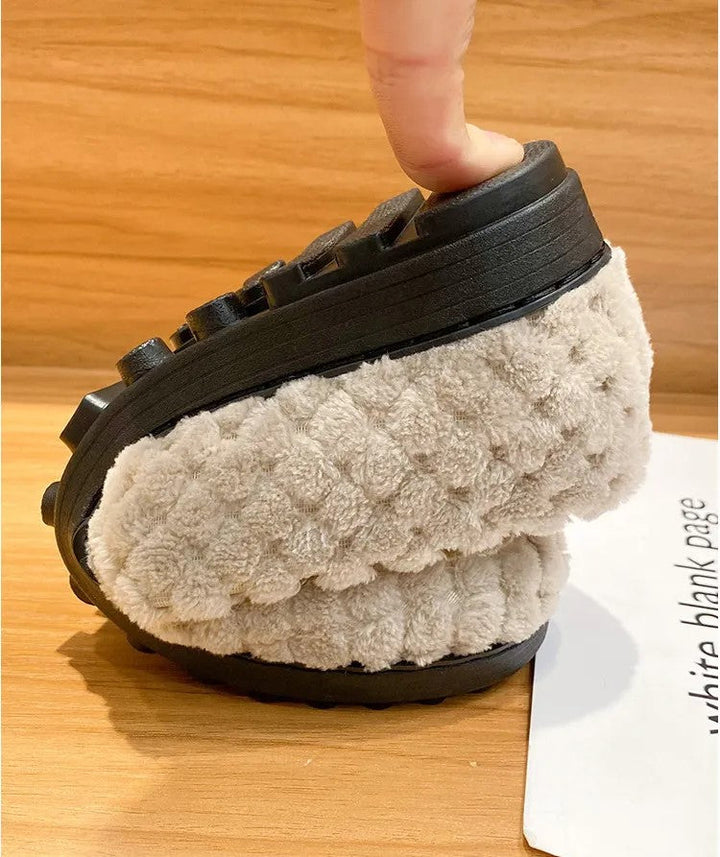 Zwarte dames instappers, wintercollectie, superieur comfort en warmte.