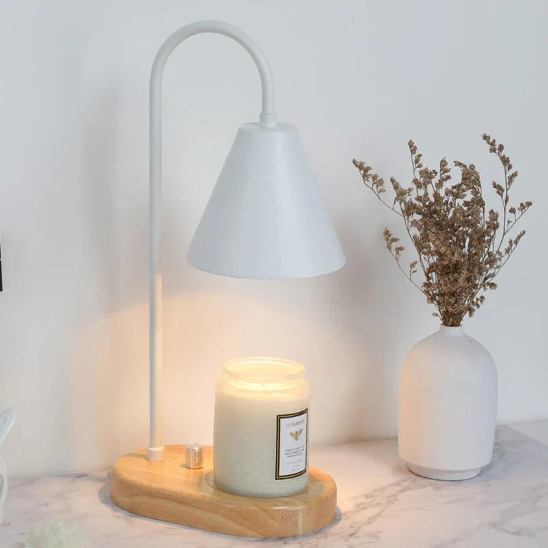 Decoratieve LumiFlare kaarsenwarmer; creëert veilige sfeer en warmte in elk interieur.