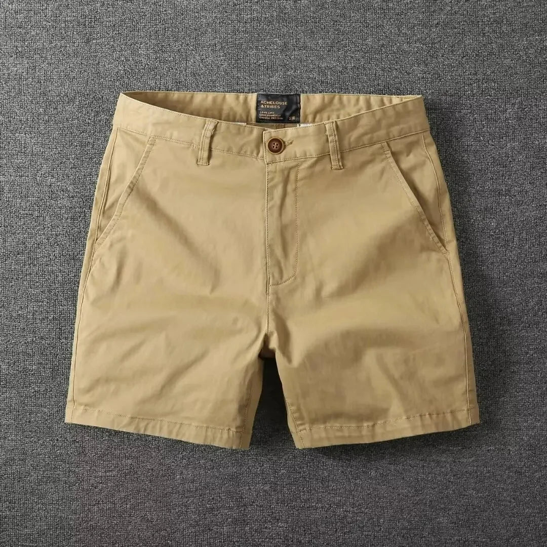 Slim fit heren chino shorts, comfortabel en modieus. Essentieel voor een stijlvolle zomerse vrijetijdslook.