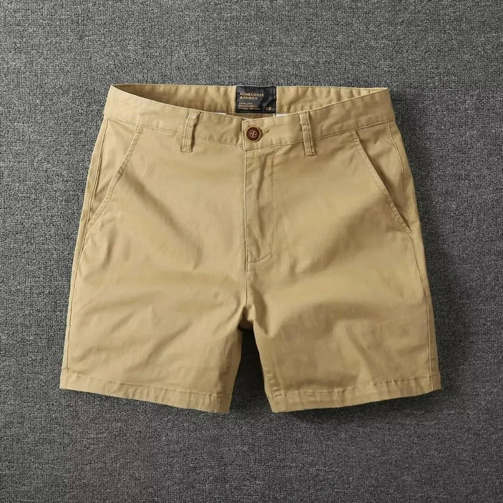 Slim fit heren chino shorts, comfortabel en modieus. Essentieel voor een stijlvolle zomerse vrijetijdslook.