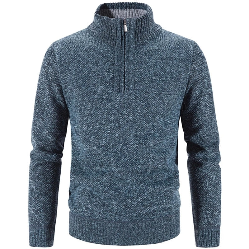 Gezellig heren vest met opstaande col en handige halve rits, essentieel voor koude dagen.