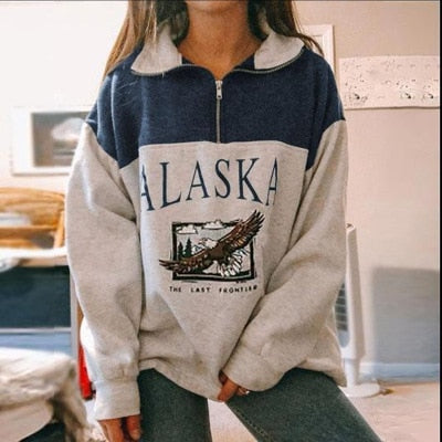 Blauwe oversized dames Alaska hoodie, heerlijk warm en comfortabel. Ideale loungewear voor de winter.