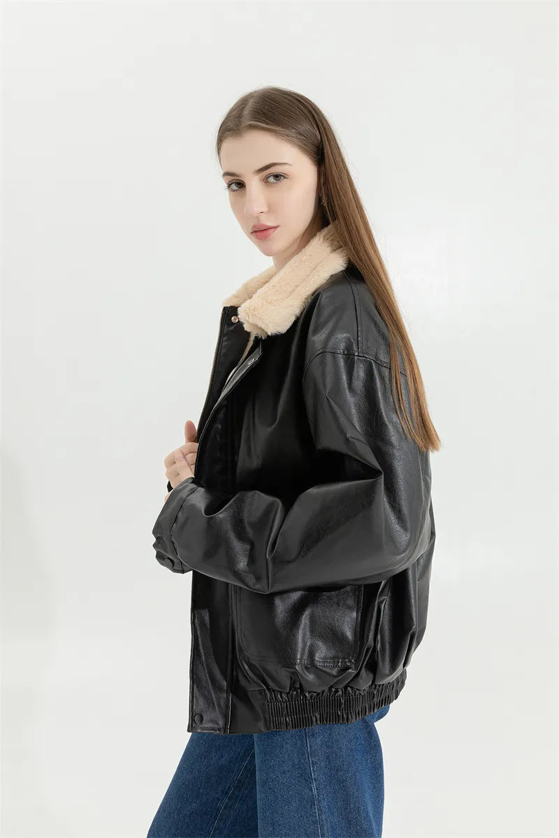 Comfortabele Amanda dames winterjas van PU-leer, warme lamswol voering, vintage design.