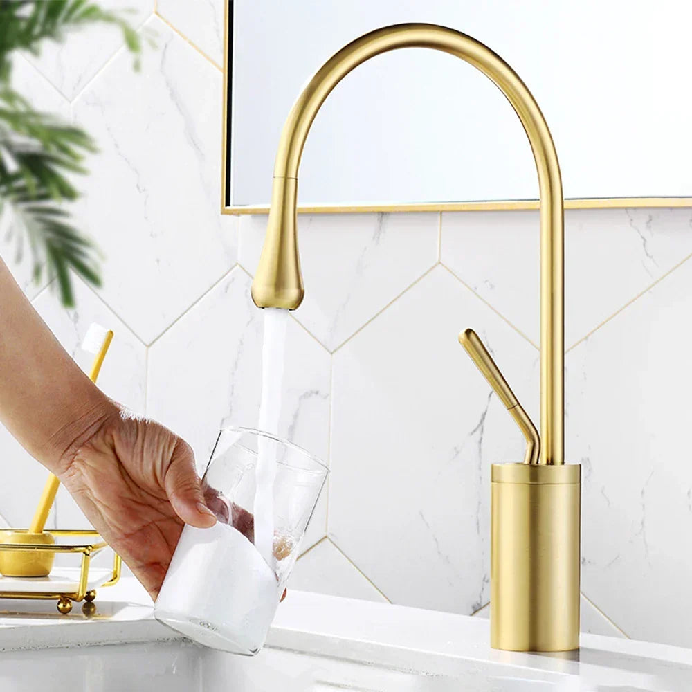 Luxe wastafelkraan, warm & koud mengkraan voor moderne badkamer, verkrijgbaar in diverse kleuren.