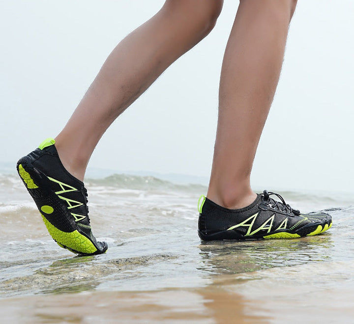 Naiya barefoot strandschoenen; lichtgewicht en gemakkelijk mee te nemen voor vakantie en waterplezier.