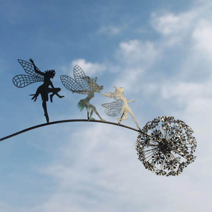Feentuin Paardenbloem Decoratie: artistiek metaalwerk voor een magisch en sprookjesachtig buitenverblijf.