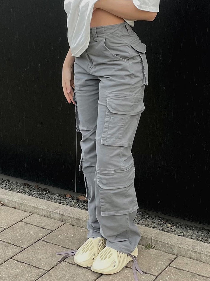 Comfortabele dames broek, cargo model met wijde pijpen, perfect voor een trendy lente outfit.