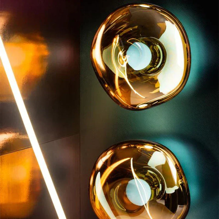 Design wandlamp, moderne Scandinavische verlichting met organische lavasteen look, sfeervol.