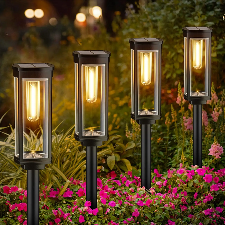 EcoGlow solarlantaarn met warm LED licht voor sfeervolle buitenverlichting. Weerbestendig en energiezuinig.