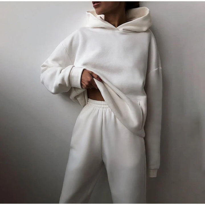 Zachte dames loungewear joggingset, perfect als comfortabel huispak voor relaxte momenten.
