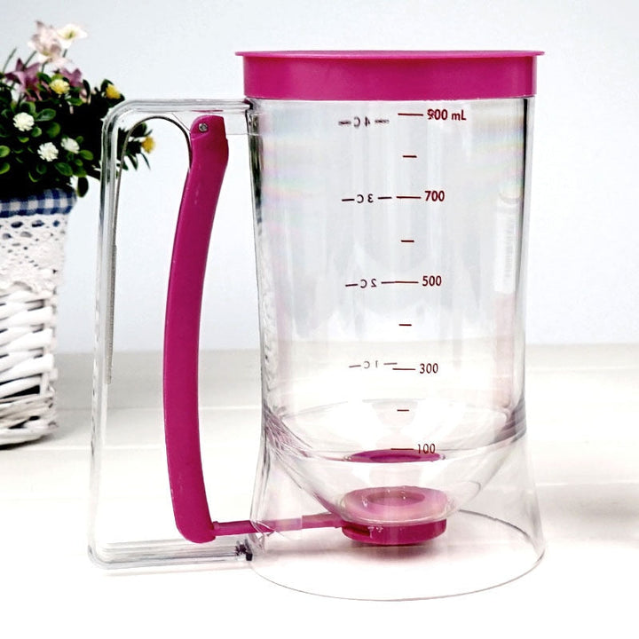 Geen geknoei meer in de keuken met deze beslagdispenser. Perfect voor het doseren van beslag voor pannenkoeken en wafels.