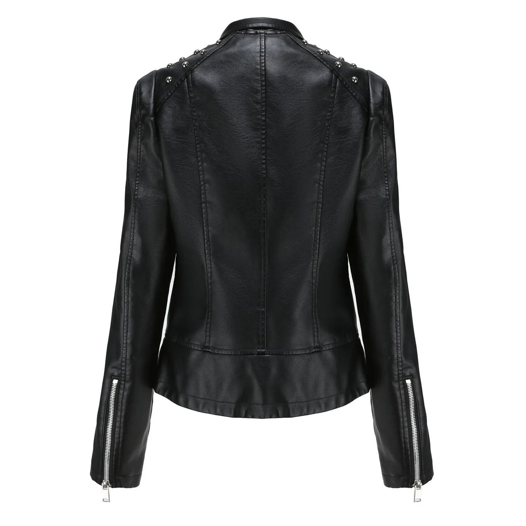 Carmie jas dames met studs, de perfecte kleding voor een unieke look.
