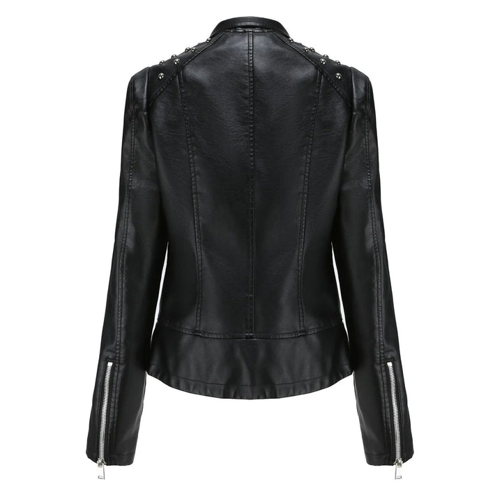 Carmie jas dames met studs, de perfecte kleding voor een unieke look.