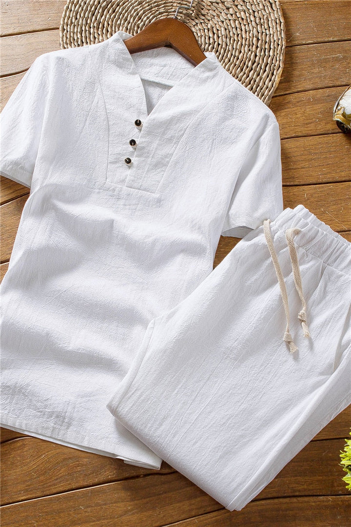 Luno heren kledingset: luchtig T-shirt en korte broek. De ideale, modieuze tweedelige zomeroutfit voor mannen.
