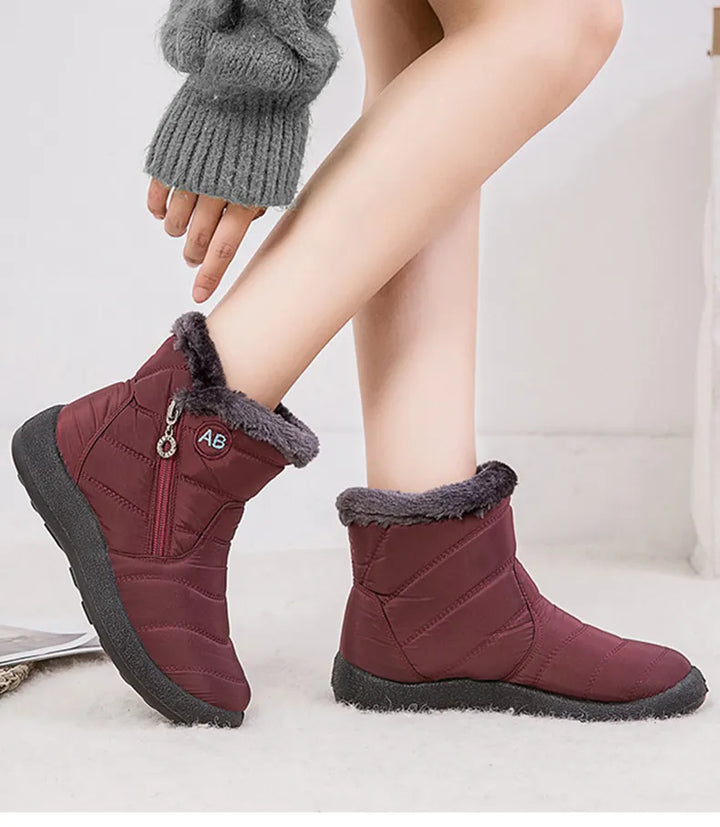 Hoge dames winterlaarzen, waterdicht en warm, met zachte voering voor voetcomfort.