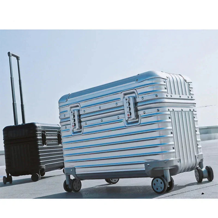 Unisex luxe aluminium reiskoffer met TSA slot. Duurzame hardcase spinner voor soepel transport van al uw reisbagage.