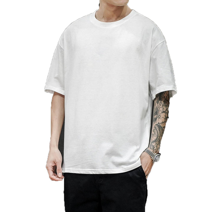 Zacht heren oversized T-shirt in effen kleur, losse pasvorm. Trendy casual kledingstuk voor diverse gelegenheden.