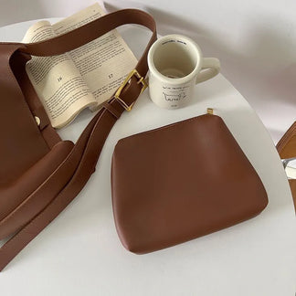 Praktische en stijlvolle Blanche dames tas van luxe leer, een onmisbare accessoire voor vrouwen.