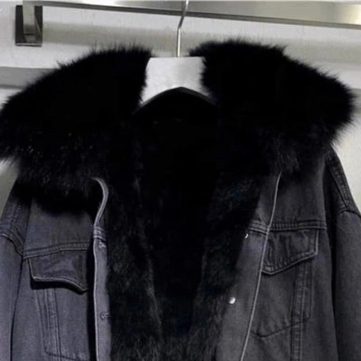 Comfortabele damesjas, DoryJacket in klassieke denim stijl, perfect voor dagelijkse vrouwenmode.