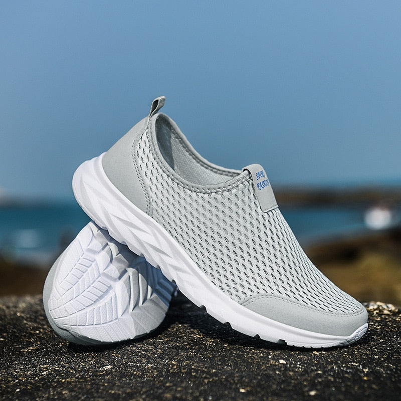 Sportieve Ualy sneakers, ademend ontwerp voor heren en dames, ideaal voor wandelen of dagelijkse activiteiten.