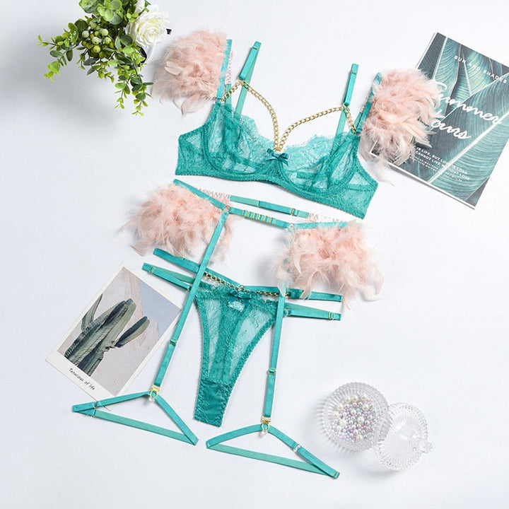 Mirella 3-delige set voor dames. Elegant ondergoed met een romantische en unieke touch.
