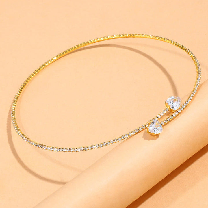 Stijlvolle zirkonia dames choker, een schitterend sieraad voor een avondje uit. Verzilverd voor extra glamour.