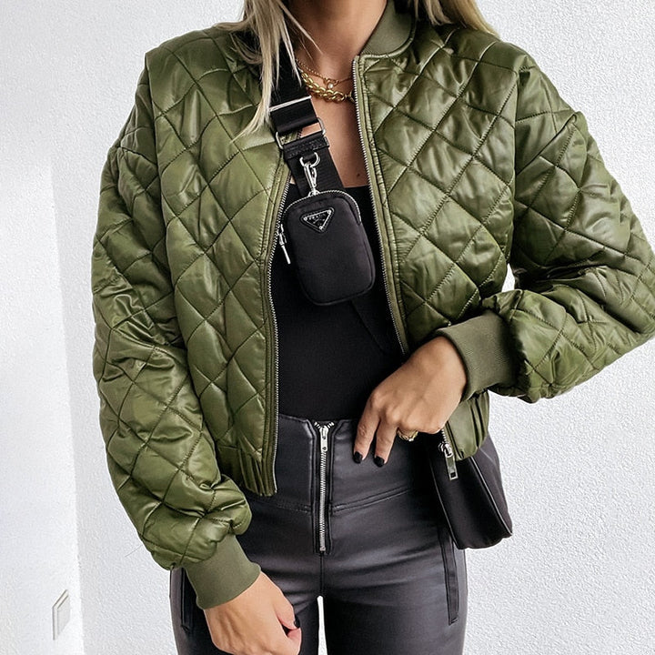 Modieus damesjack gewatteerd, stijlvol voor herfst en winter, met een comfortabele pasvorm.