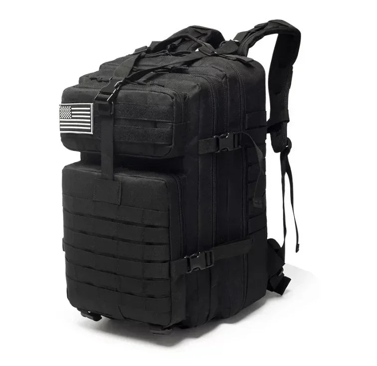 Waterafstotende tactische rugzak voor kamperen, wandelen en survival, verkrijgbaar in 30L en 50L.