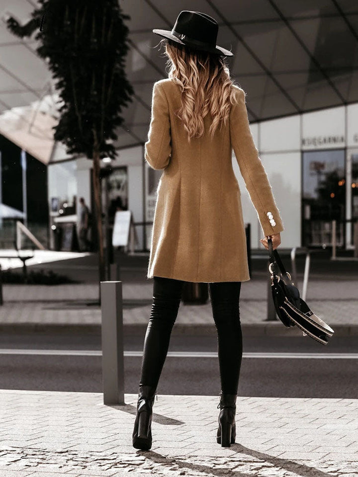 Lange dames overgangsjas, elegante trenchcoat van LindasCoat, perfect voor elke gelegenheid.