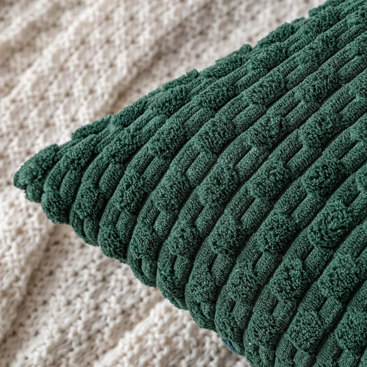 Zachte corduroy kussenhoes voor stijlvolle interieur decoratie in woonkamer en slaapkamer.