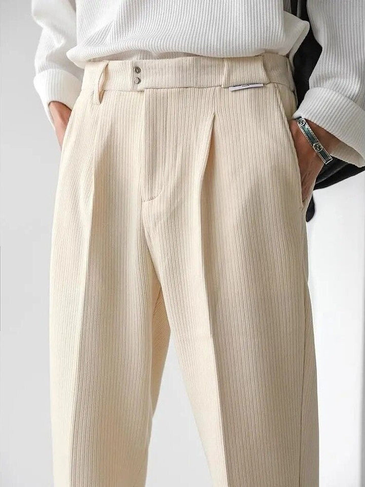 Stijlvolle zwarte pantalon voor heren; een comfortabele keuze voor zowel nette als casual gelegenheden.