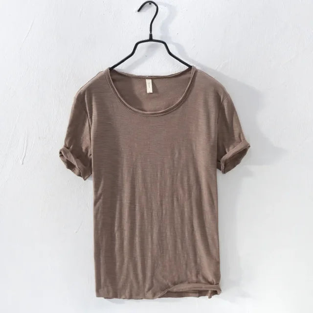 Herenkleding T-shirt, slim-fit, met unieke ruwe rand; perfect voor een casual retro outfit.