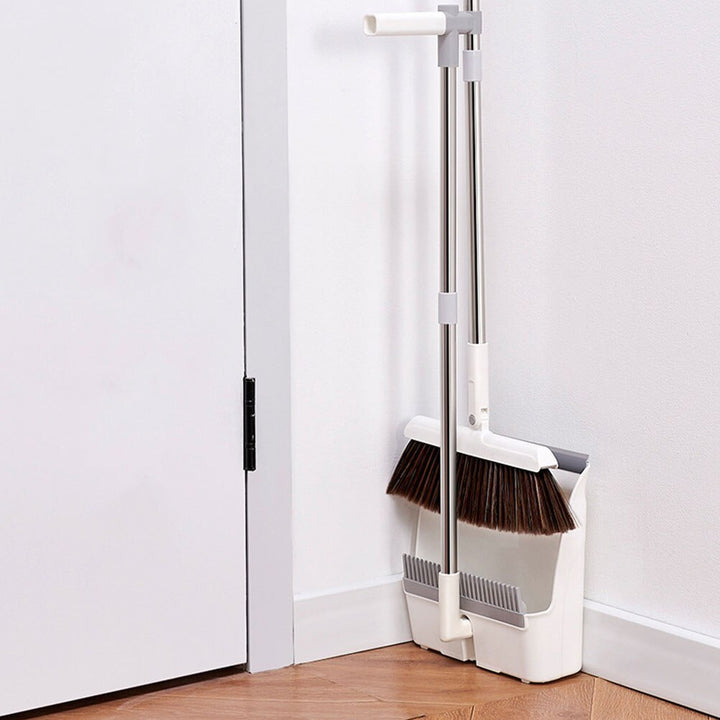 Efficiënte stoffer en blik set, perfect voor comfortabel en snel schoonmaken. Ideaal voor elk huishouden en dagelijks opruimen.
