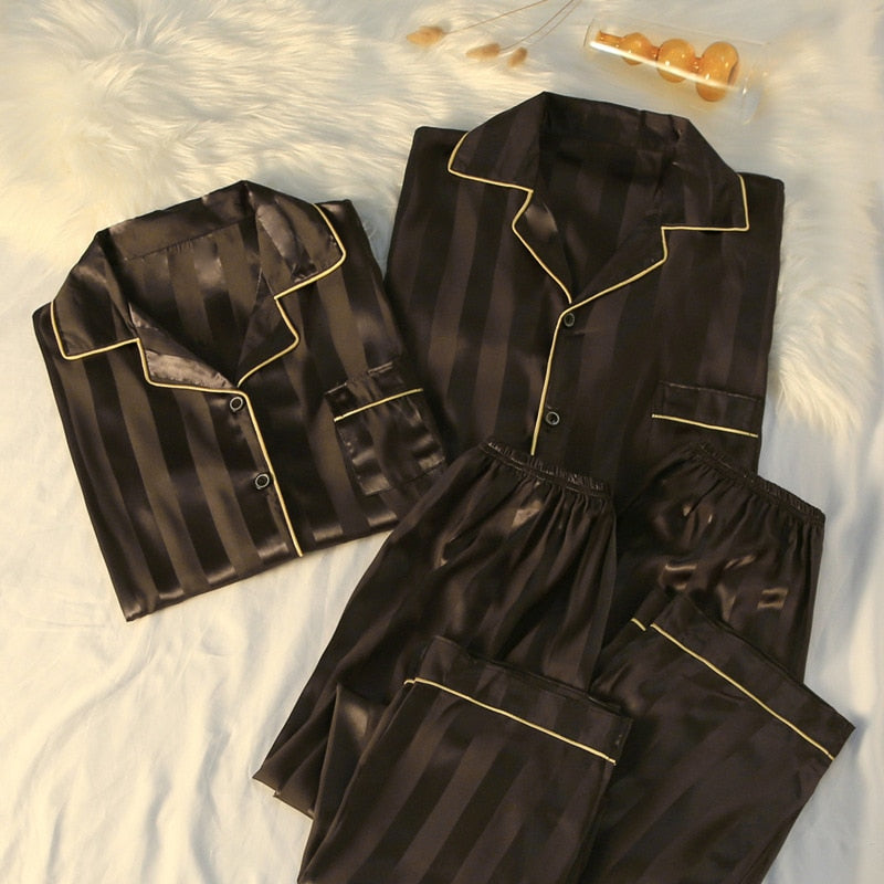 Warme winterpyjama SleepyPyjama™ voor dames en heren. Geniet van zachte, comfortabele slaapkleding.