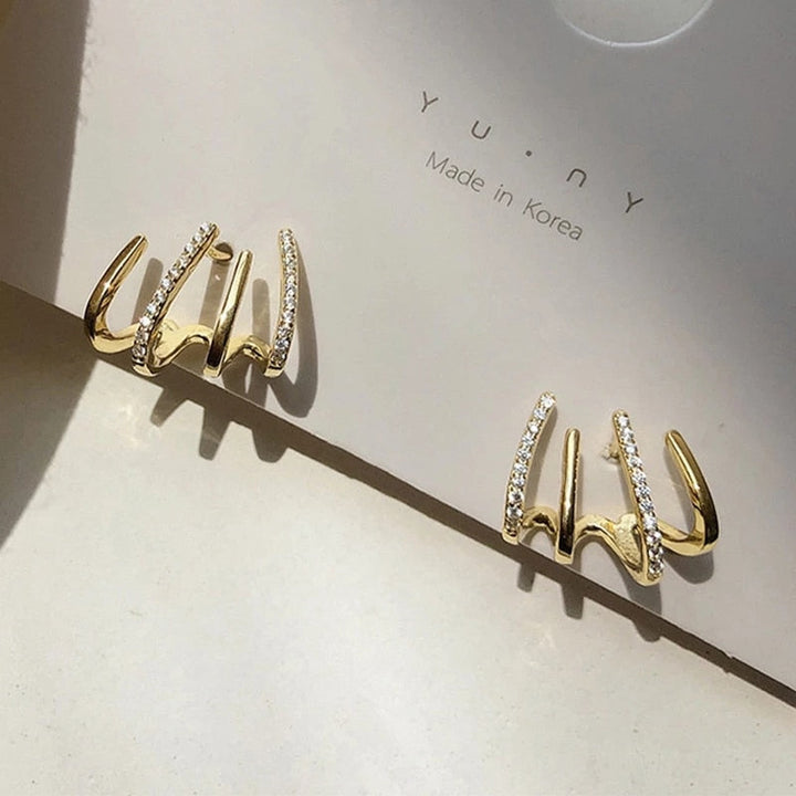 Dames oorbel in klauw design, sieraad met piercing illusie, perfect als stijlvol cadeau.