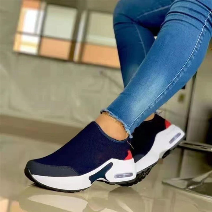 Rode comfortabele damessneakers met orthopedische zool, ideaal als casual en stijlvolle schoenen.
