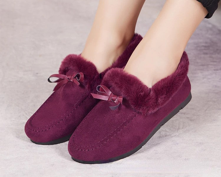 Antislip winter sloffen voor dames, in een elegante bordeauxrode kleur.