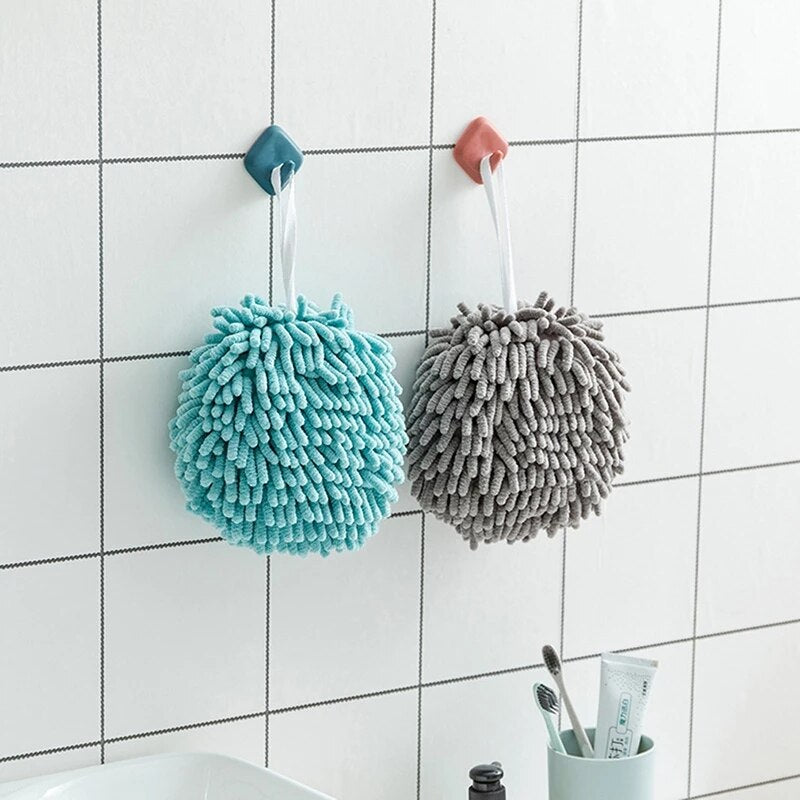 Decoratieve & hygiënische microvezel handbal. Sneldrogende en zeer absorberende handdoek voor de keuken.
