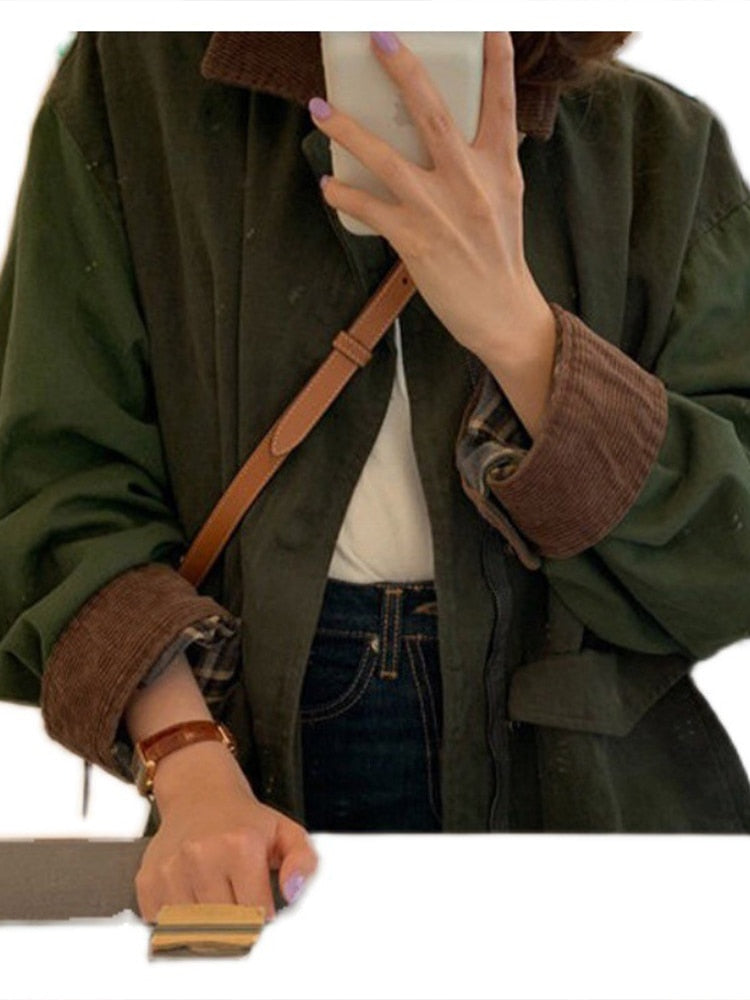 Trendy oversized damesjas van LillysJacket, comfortabel voor casual mode. Geschikt als lente- en herfstjas.
