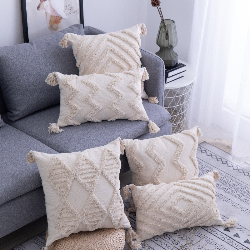 Boho sierkussensloop met kwastjes, creëert direct een gezellige sfeer als woondecoratie in elk interieur.
