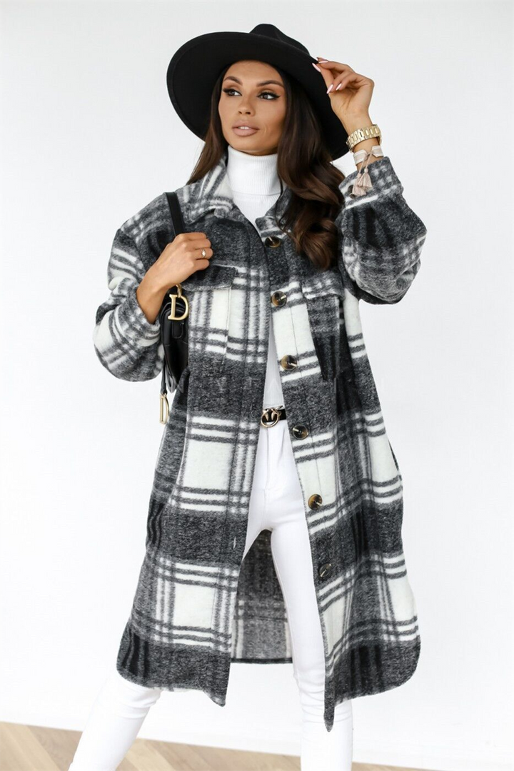 Comfortabele damesjas met plaidpatroon, ideaal als stijlvolle bovenkleding voor vrouwen.