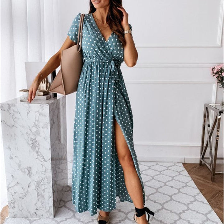 Trendy damesjurk met stijlvolle V-hals en split voor een chique en moderne look. Comfortabel en modieus.