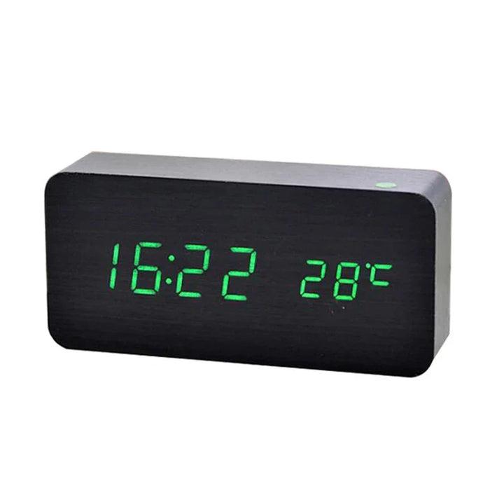 Moderne digitale wekker met houten afwerking en LED display. Ideale klok voor slaapkamer, kantoor of als cadeau.