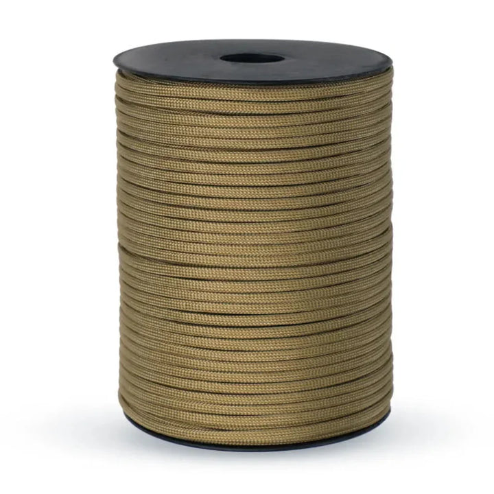 Militair survival paracord touw van 100m, essentieel voor tenten, bushcraft en outdoor noodhulp.