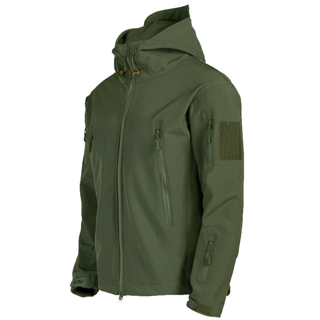 Titan heren softshell jas met capuchon, waterdicht en winddicht. De ideale buitenjas voor actieve mannen.