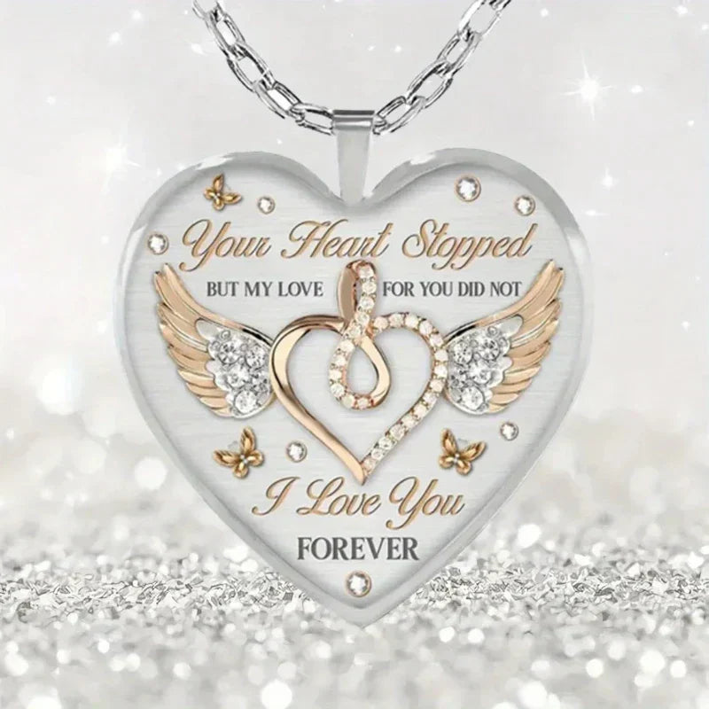 Elegant zilveren dames hartketting met 'Forever' gravure, ideaal als liefdes cadeau. Verstelbaar en tijdloos.